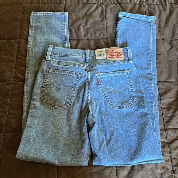 Levi’s 724 Distressed High Rise Slim Straight Jeans - Picture 13 of 16